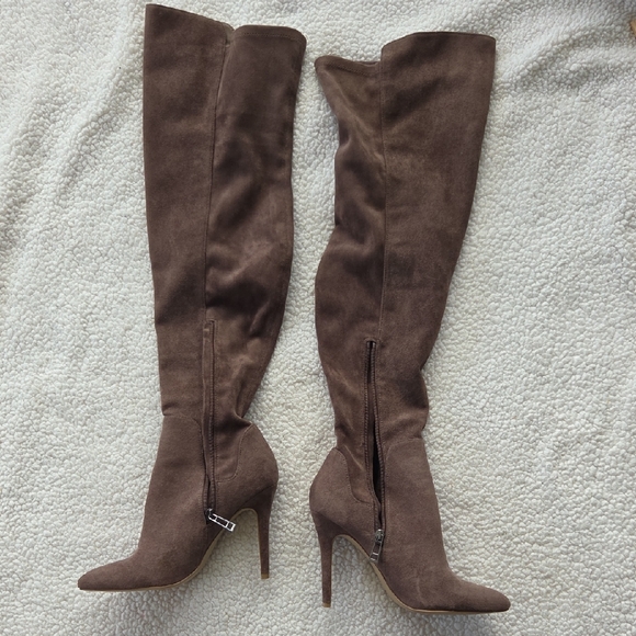 CHARLES BY CHARLES DAVID MODEL KNEE-HIGH Elegant Brown Knee-High Women's Boots - Picture 2 of 13